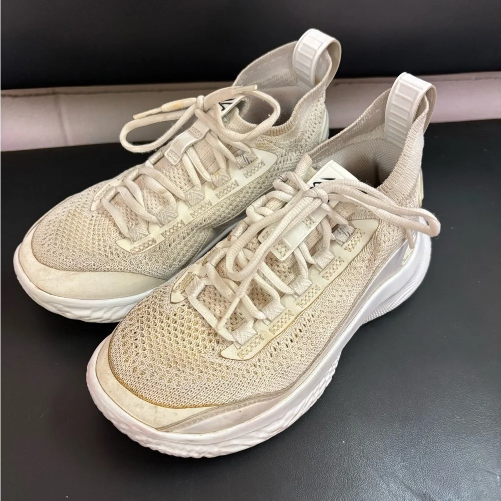 Under Armor Curry Flow Men’s Size 5 Basketball Shoes White Iridescent Lace Up